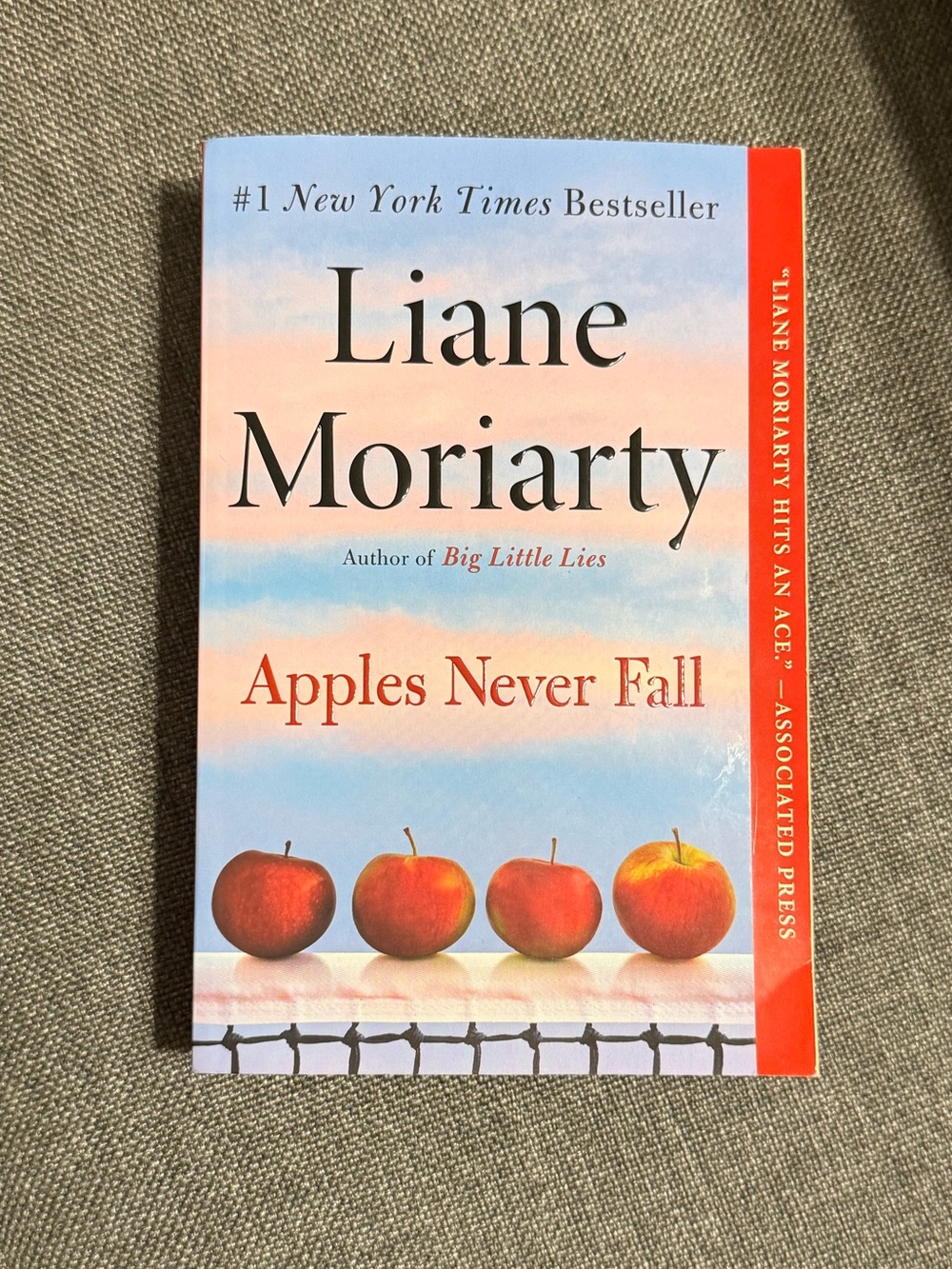 Apples Never Fall- Liane Moriarty (Paperback)
